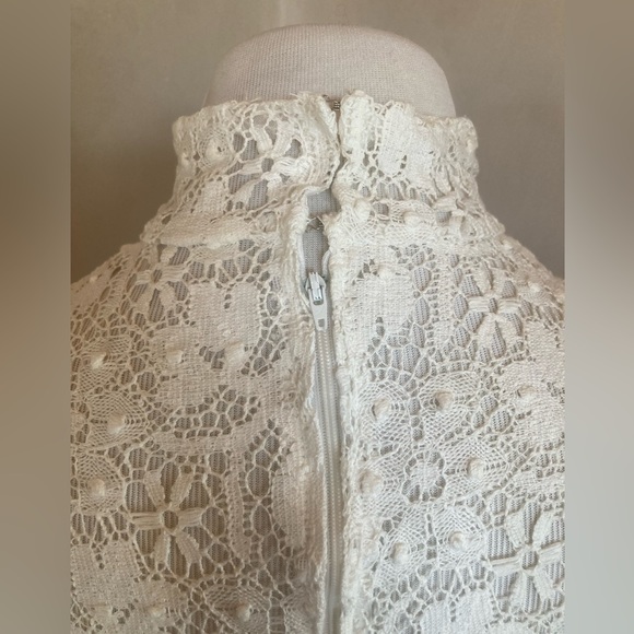 Vintage Lace Peplum Top with Puffed shoulders - Picture 4 of 15